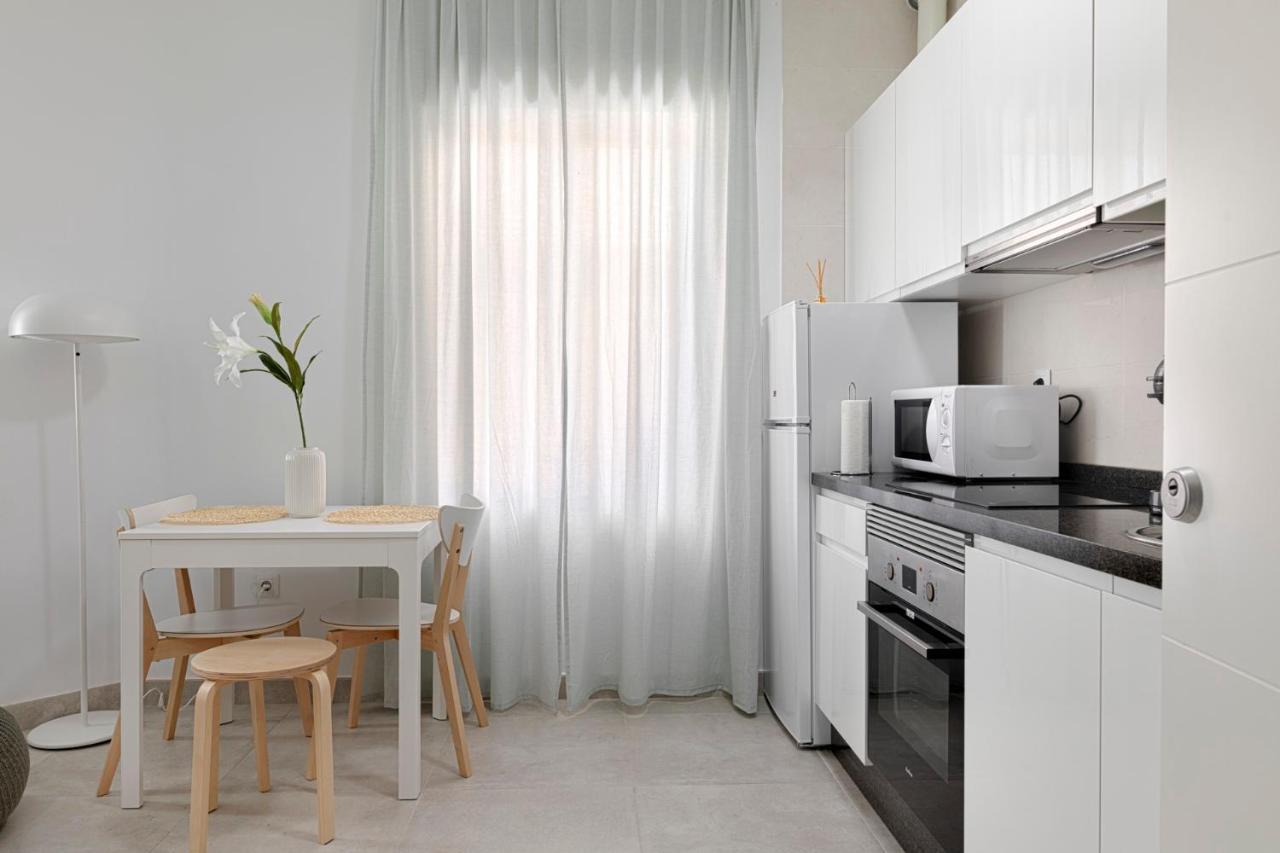 Homeabout Juan De Austria Apartments มาลากา ภายนอก รูปภาพ