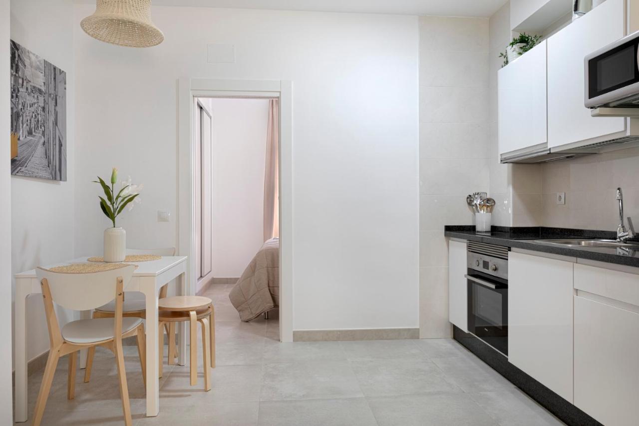 Homeabout Juan De Austria Apartments มาลากา ภายนอก รูปภาพ