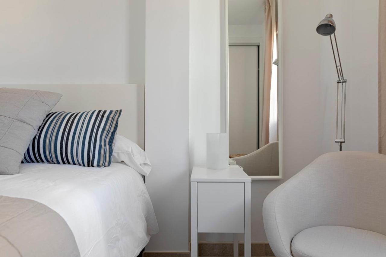 Homeabout Juan De Austria Apartments มาลากา ภายนอก รูปภาพ